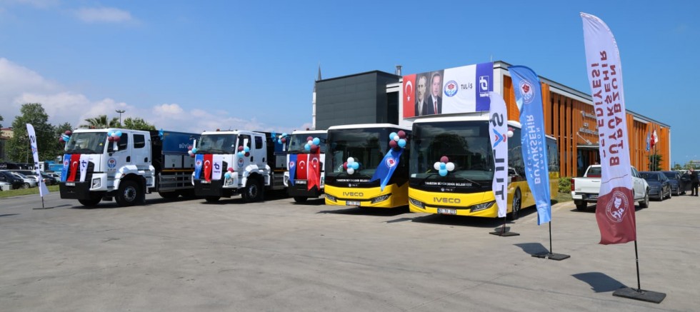 2 otobüs ve 3 asfalt yama robotu - GÜNDEM