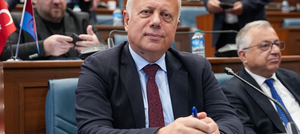ZORLU: “BÜYÜKŞEHİR BELEDİYESİ AŞIRI BORÇLANIYOR, BUNA ‘DUR’ DENİLMELİ” - EKONOMİ